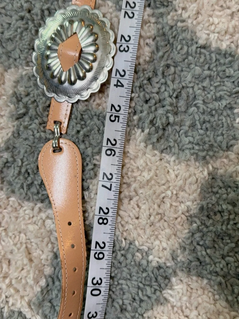 Vintage Tan faux Leather silver tone Conchos thin western cowgirl Belt retro - Picture 8 of 8